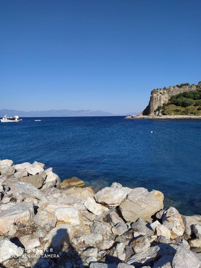 Takis Haikos House Two Minutes Walk To The Beach Peroulia Vounaria Luaran gambar