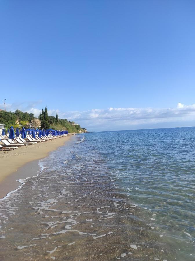 Takis Haikos House Two Minutes Walk To The Beach Peroulia Vounaria Luaran gambar