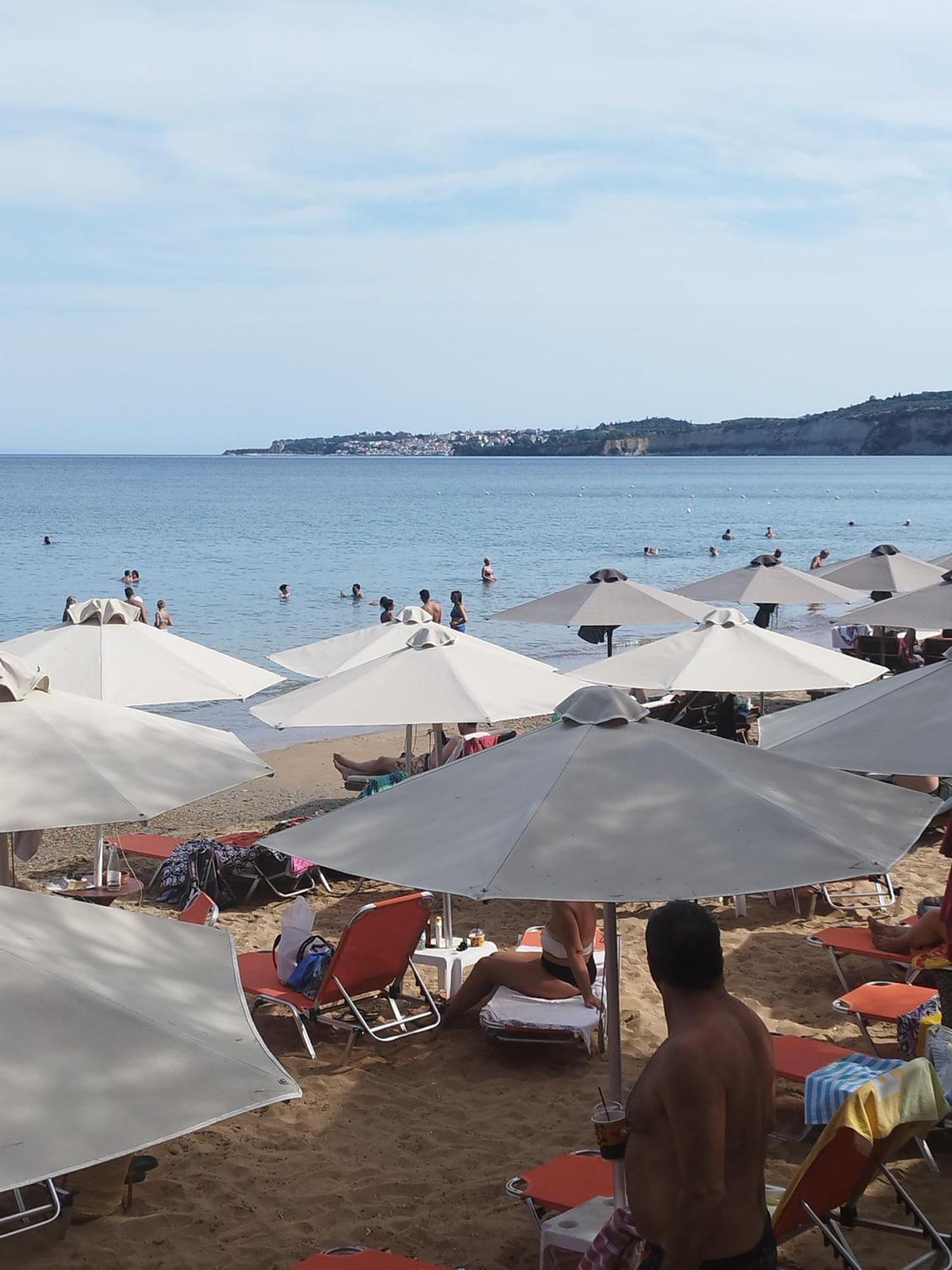 Takis Haikos House Two Minutes Walk To The Beach Peroulia Vounaria Luaran gambar